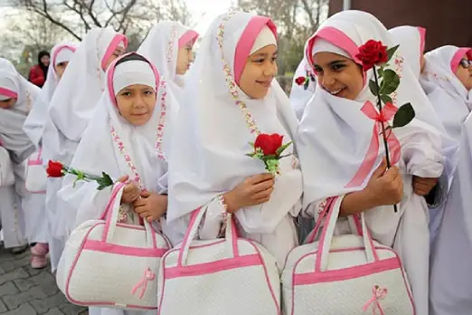 برگزار کننده جشن تکلیف